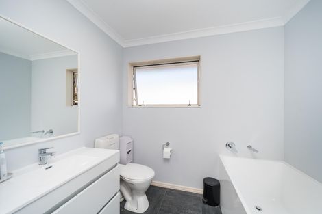 Photo of property in 12/358 College Street, West End, Palmerston North, 4410