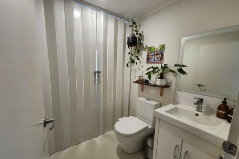 Photo of property in 2 Broadfield Street, Massey, Auckland, 0614