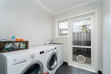 Photo of property in 2 James Kidd Place, Greytown, 5712