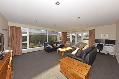 Photo of property in 37 Searells Road, Strowan, Christchurch, 8052