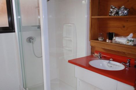 Photo of property in 10 Jane Street, Waikanae Beach, Waikanae, 5036