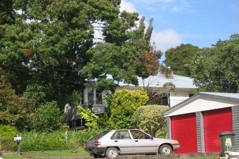 Photo of property in 60 Woodfern Crescent, Titirangi, Auckland, 0604