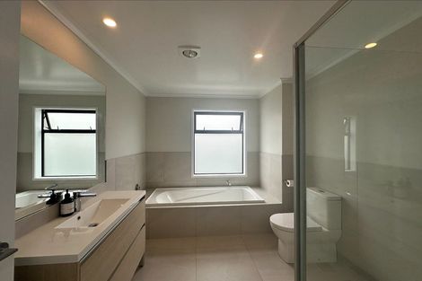 Photo of property in 5/2 Rangitamiro Place, Hobsonville, Auckland, 0616