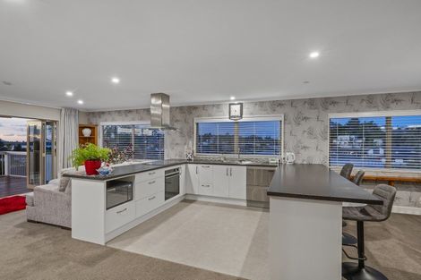 Photo of property in 20 Bayvista Close, Welcome Bay, Tauranga, 3112