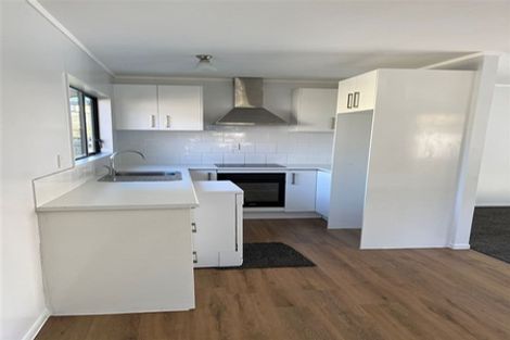 Photo of property in 6/17a Idesia Place, Totara Heights, Auckland, 2105