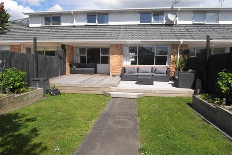 Photo of property in 2/5 Powell Street, Avondale, Auckland, 1026