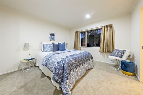 Photo of property in 2 Moravale Lane, Flat Bush, Auckland, 2016