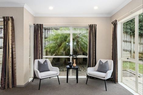 Photo of property in 100 Reynolds Road, Pukekohe, 2120