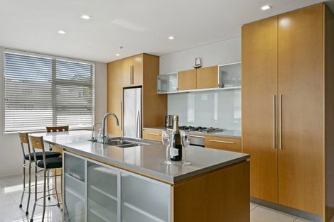 Photo of property in 11/2 Lowell Place, Waipahihi, Taupo, 3330