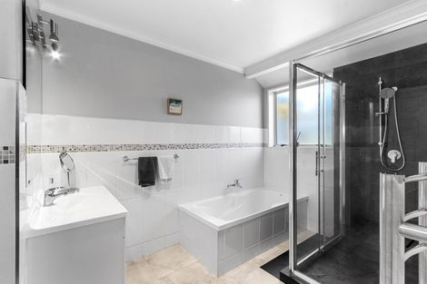 Photo of property in 306a Pages Road, Wainoni, Christchurch, 8061