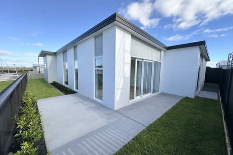 Photo of property in 51 Empire Crescent, Papamoa, 3118