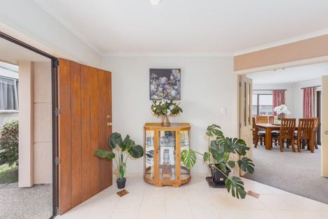 Photo of property in 73 Saint James Drive, Huntington, Hamilton, 3210