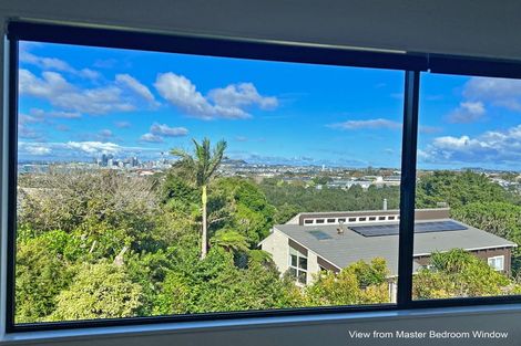 Photo of property in 3/83a Pupuke Road, Northcote, Auckland, 0627