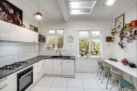 Photo of property in 8 France Road, Bluff Hill, Napier, 4110