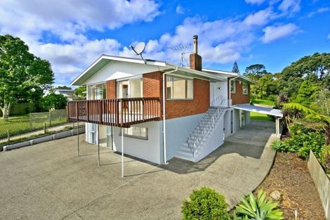 Photo of property in 121 Beach Haven Road, Beach Haven, Auckland, 0626