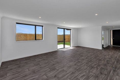 Photo of property in 51 Te Taniwha Road, One Tree Point, 0118