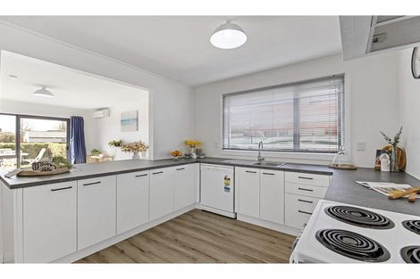 Photo of property in 30 Factory Road, Belfast, Christchurch, 8051