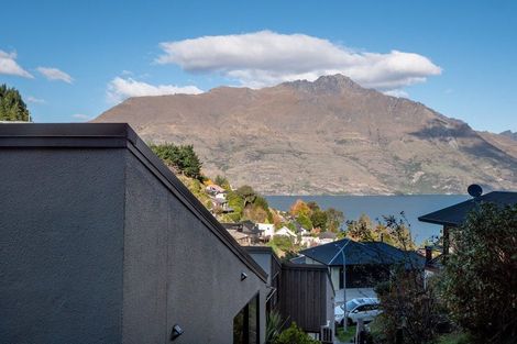 Photo of property in 5b Wye Place, Fernhill, Queenstown, 9300