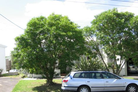 Photo of property in 24 Rutland Road, Stanley Point, Auckland, 0624