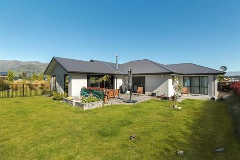 Photo of property in 6 Brewster Crescent, Lake Hawea, Wanaka, 9382