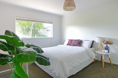 Photo of property in 52 Peverill Crescent, Papatoetoe, Auckland, 2025