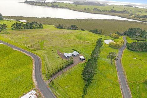 Photo of property in 4 Matahehe Lane, Tinopai, Matakohe, 0593