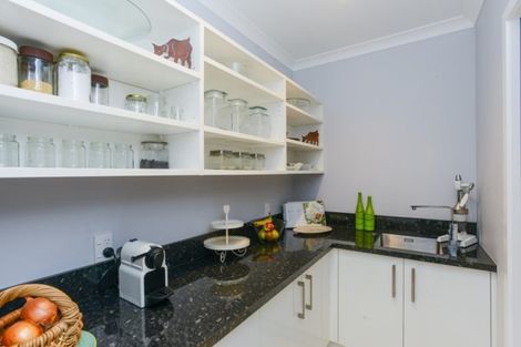 Photo of property in 14 Percy Berry Place, Havelock North, 4130