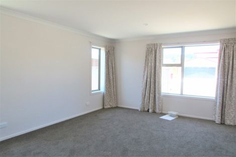 Photo of property in 2 Yeats Grove, Trentham, Upper Hutt, 5018