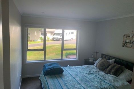 Photo of property in 35 Motukaraka Point, Pauatahanui, Porirua, 5381
