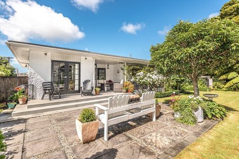 Photo of property in 106 Great North Road, Saint Johns Hill, Whanganui, 4500