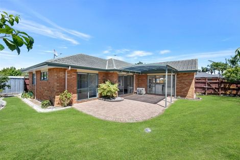 Photo of property in 33 Sandwick Drive, Weymouth, Auckland, 2103
