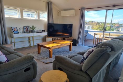 Photo of property in 165 Carlisle Road, Northcross, Auckland, 0632