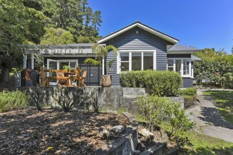 Photo of property in 113 Pinehaven Road, Pinehaven, Upper Hutt, 5019