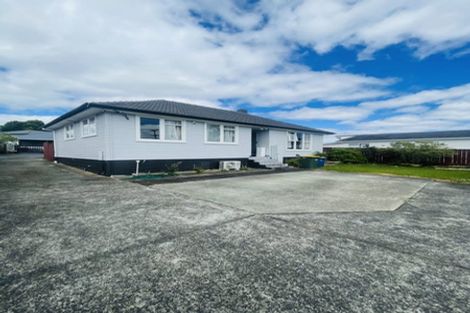 Photo of property in 50 St Leonards Road, Kelston, Auckland, 0602