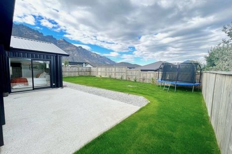 Photo of property in 9 Ward Street, Jacks Point, Queenstown, 9371