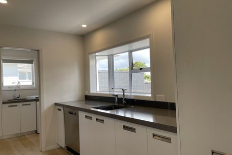 Photo of property in 3 Ussher Place, Pakuranga Heights, Auckland, 2010