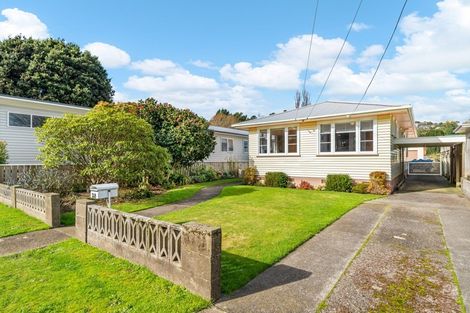 Photo of property in 28 Golf Road, Manor Park, Lower Hutt, 5019