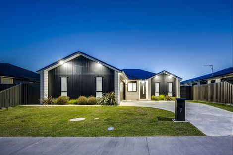 Photo of property in 7 Monowai Street, Poraiti, Napier, 4112
