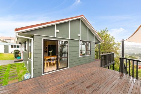 Photo of property in 11 Mandeville Crescent, Grenada Village, Wellington, 6037