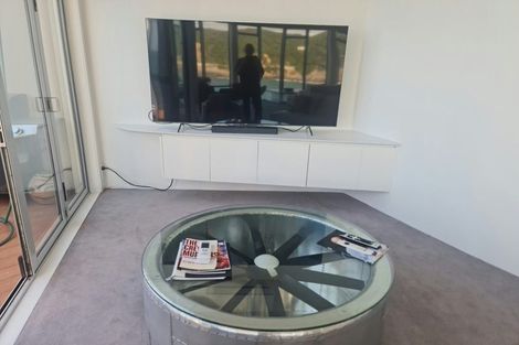 Photo of property in 114 The Esplanade, Houghton Bay, Wellington, 6023