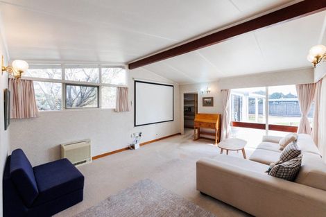 Photo of property in 21 Saint Albans Avenue, Hokowhitu, Palmerston North, 4410