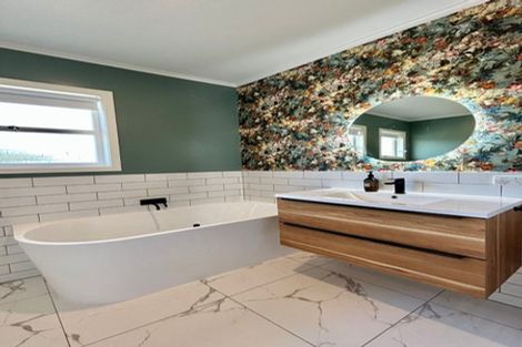 Photo of property in 6 Channel View Road, Campbells Bay, Auckland, 0630