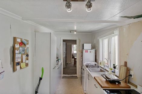 Photo of property in 86 Avenue Road, Foxton, 4814