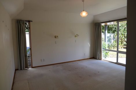 Photo of property in 255 Avonhead Road, Avonhead, Christchurch, 8042