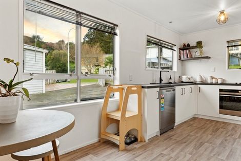 Photo of property in 28 Dingadee Street, Welcome Bay, Tauranga, 3112