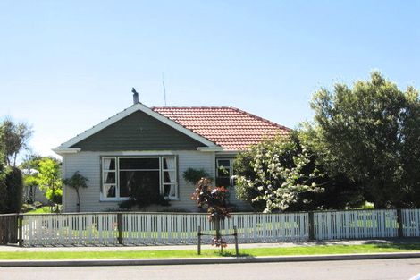 Photo of property in 2 Lindon Street, Rangiora, 7400