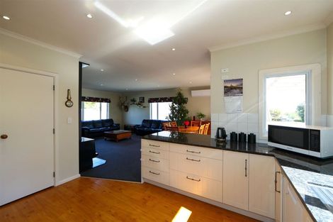 Photo of property in 5 Te Mata Peak Road, Havelock North, 4130