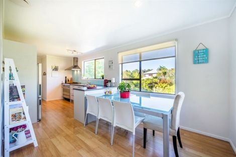 Photo of property in 28 Glamorgan Drive, Torbay, Auckland, 0630