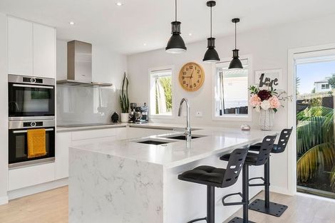 Photo of property in 265a Vipond Road, Stanmore Bay, Whangaparaoa, 0932