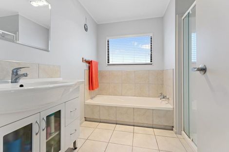 Photo of property in 31 Crisp Drive, Papamoa Beach, Papamoa, 3118